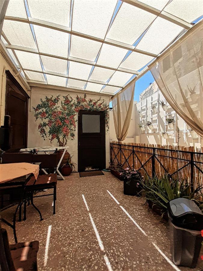 Central 9 Rooms Ermoupoli Exterior foto