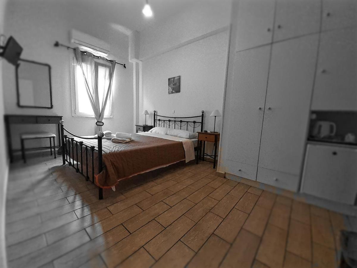 Central 9 Rooms Ermoupoli Exterior foto