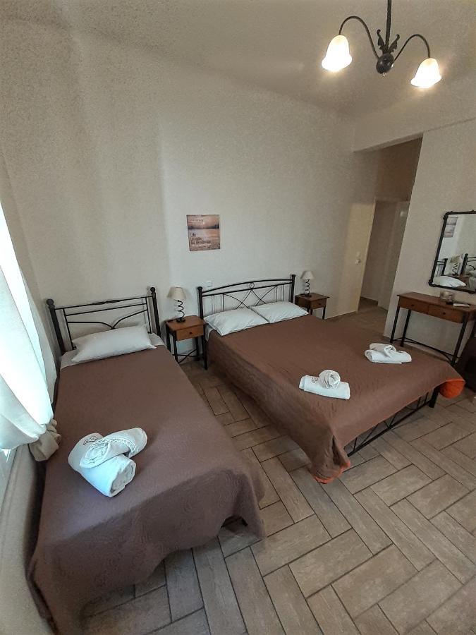Central 9 Rooms Ermoupoli Exterior foto