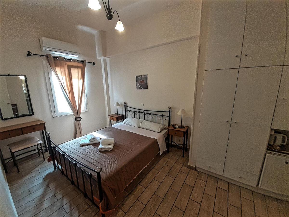 Central 9 Rooms Ermoupoli Exterior foto