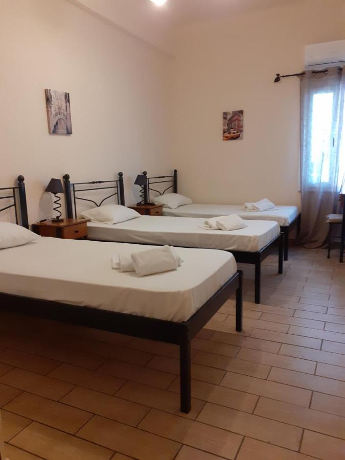 Central 9 Rooms Ermoupoli Exterior foto