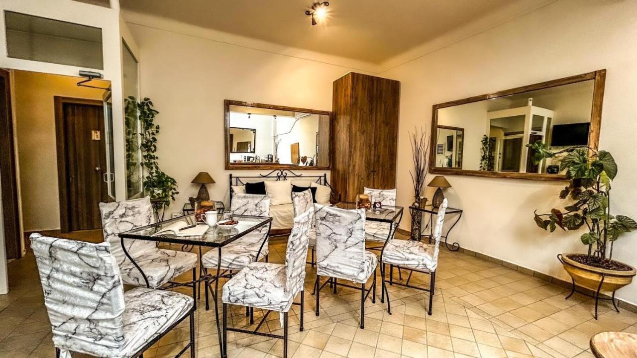 Central 9 Rooms Ermoupoli Exterior foto