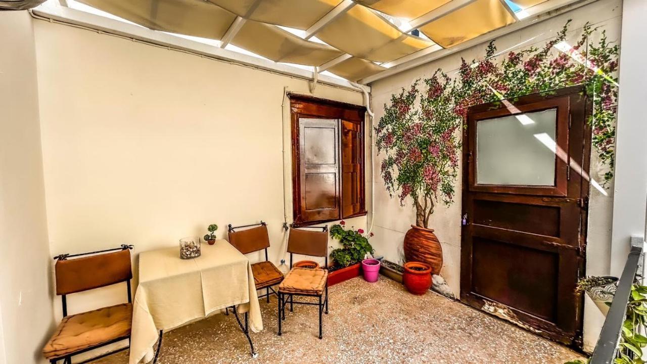 Central 9 Rooms Ermoupoli Exterior foto