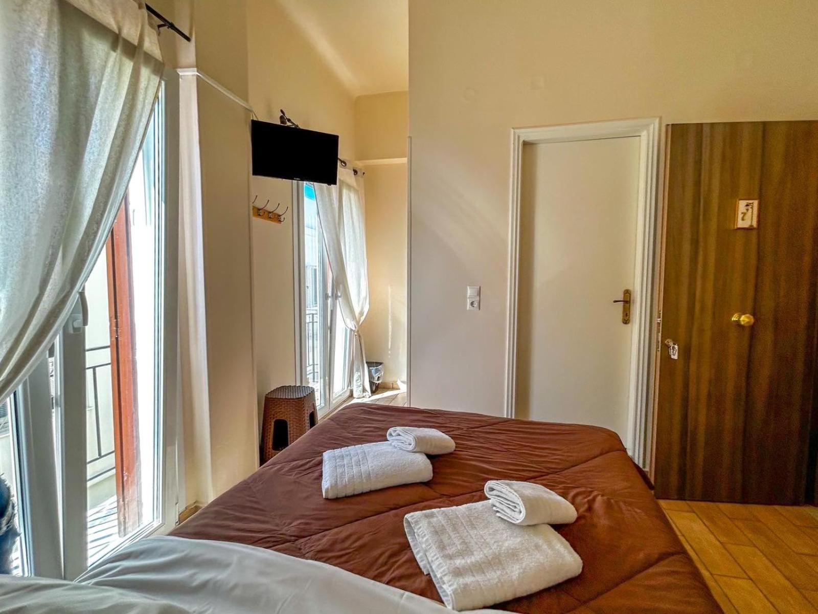 Central 9 Rooms Ermoupoli Zimmer foto